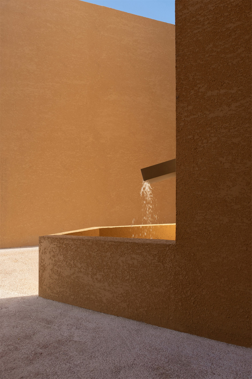 自然的回响:不朽堂·龙山陵园小礼堂丨中国焦作丨Studio 10-25