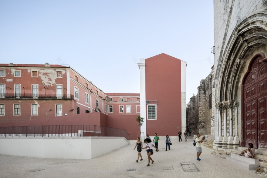 里斯本 Chiado 公共空间改造丨葡萄牙里斯本丨Álvaro Siza 和 Carlos Castanheira-31