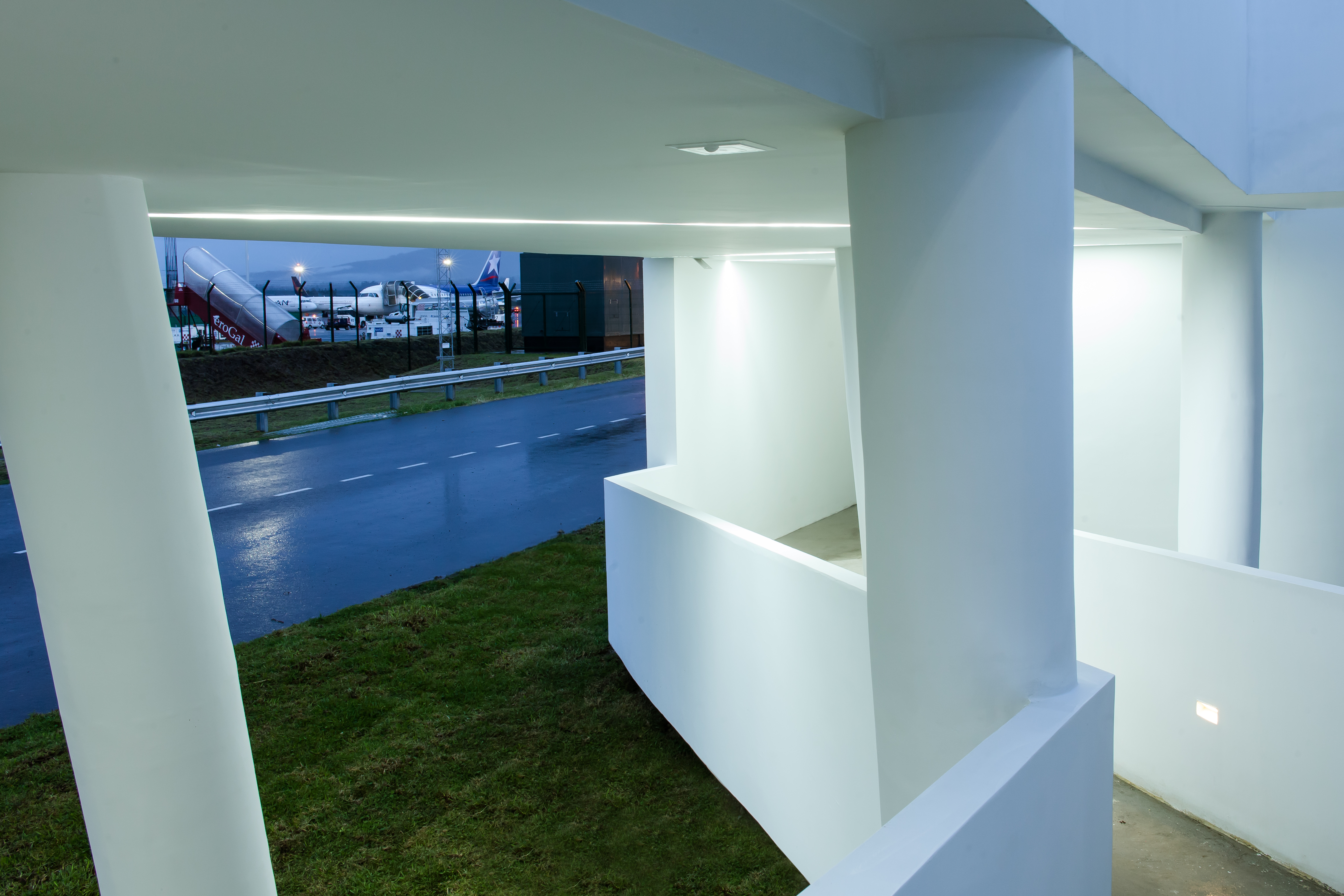 厄瓜多尔国际机场飞行控制办公大楼-30