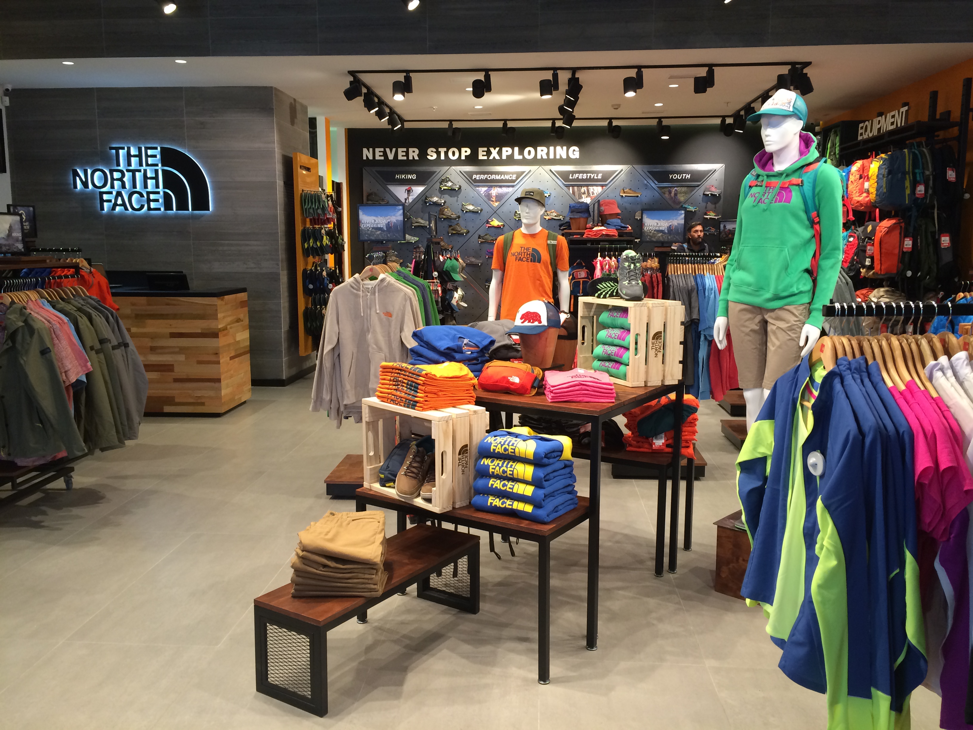 北面品牌零售店 | PM200 Arquitectos 打造运动商场新概念-13