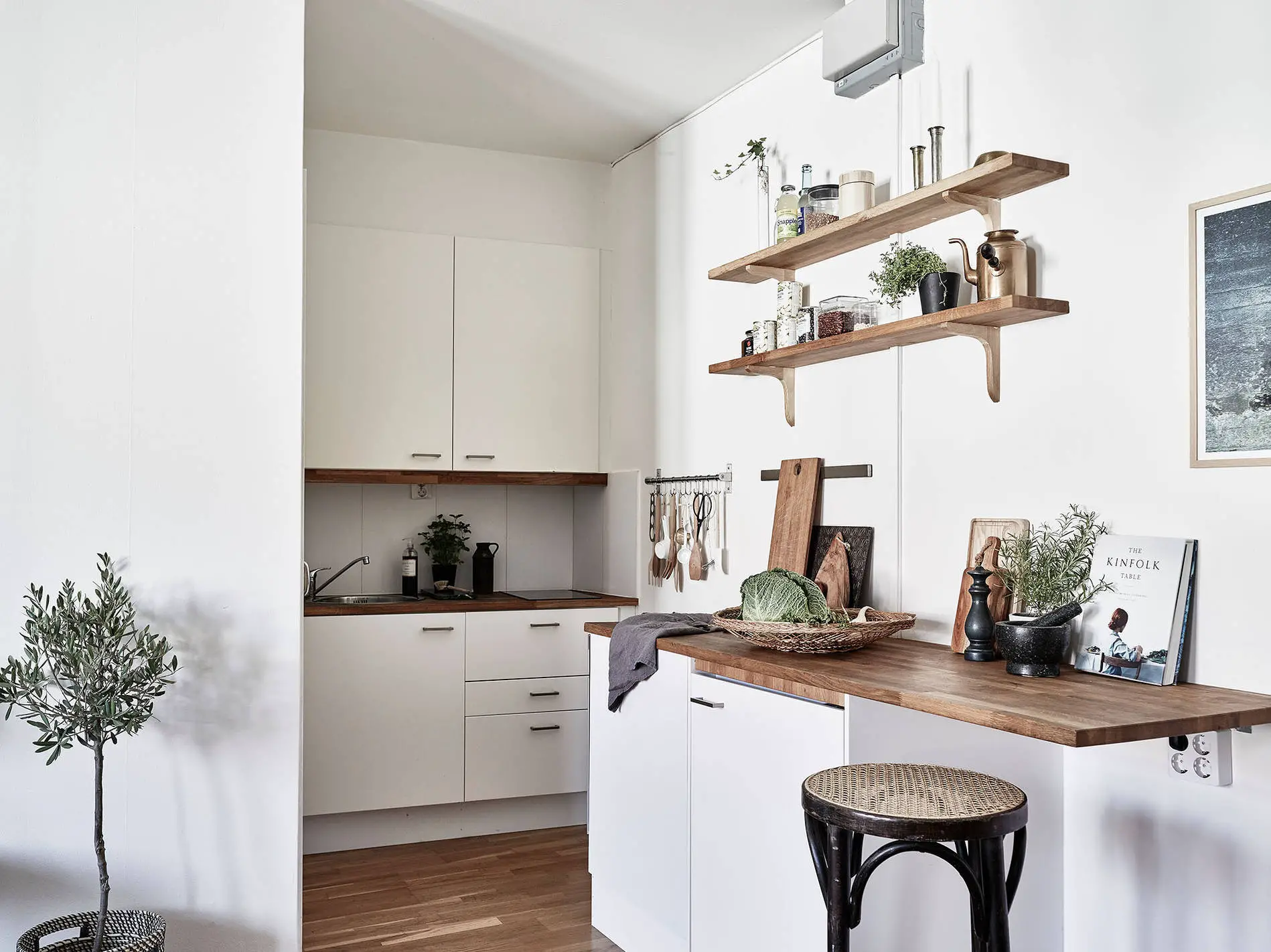 27 平米小公寓 | 一椅一床的巧妙布局-11