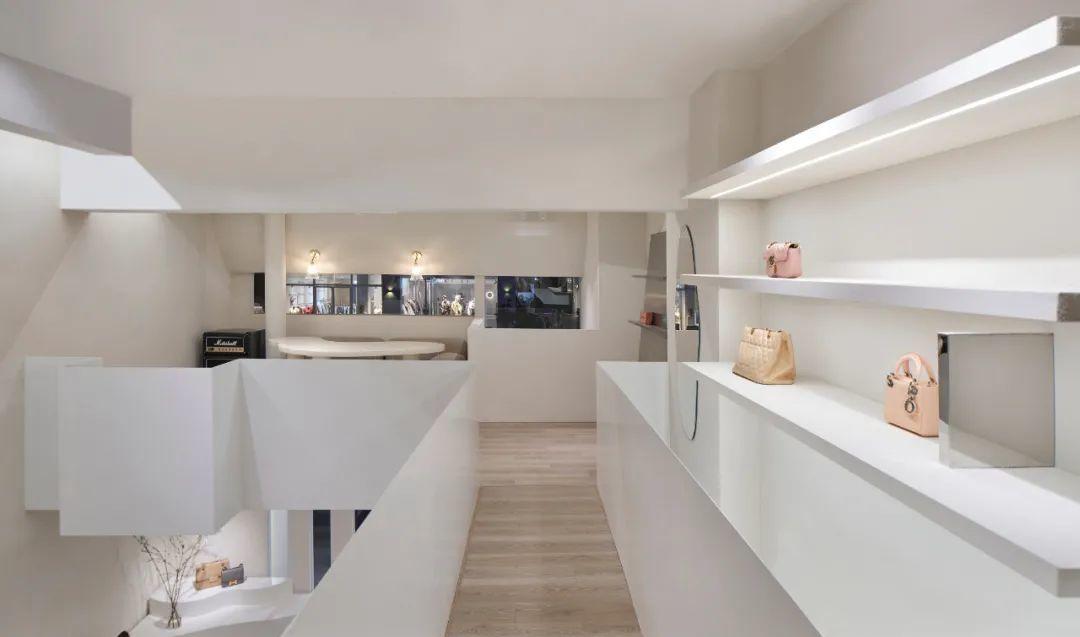 AO×DESIGN 奢侈品店的悬浮桥梁设计-31