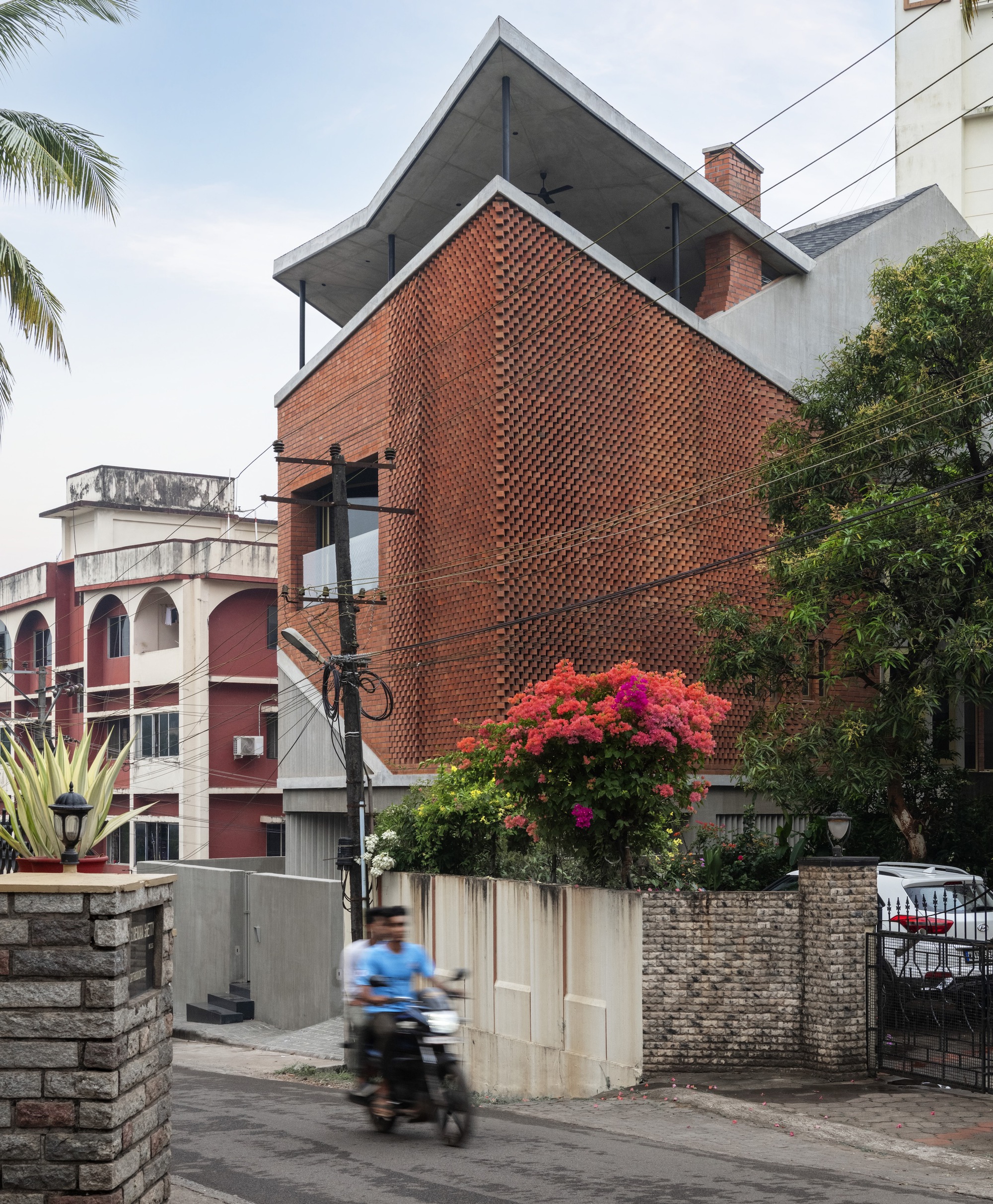 砖房丨印度丨The Purple Ink Studio-13