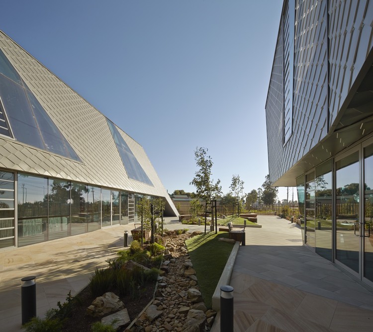 维多利亚大学学生领导的职业间健康诊所-41