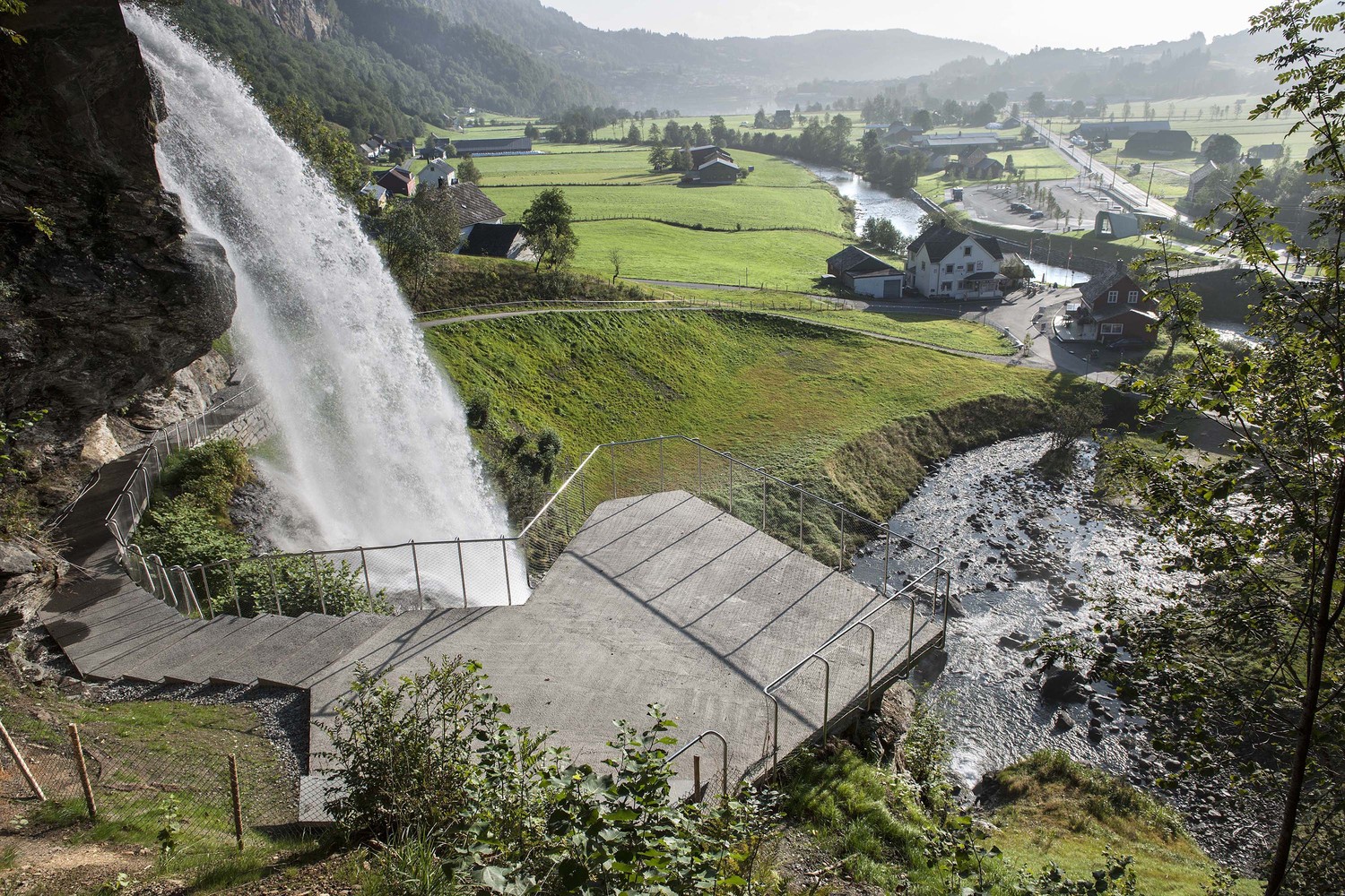 挪威 Steinsdalsfossen 瀑布景区建筑-15