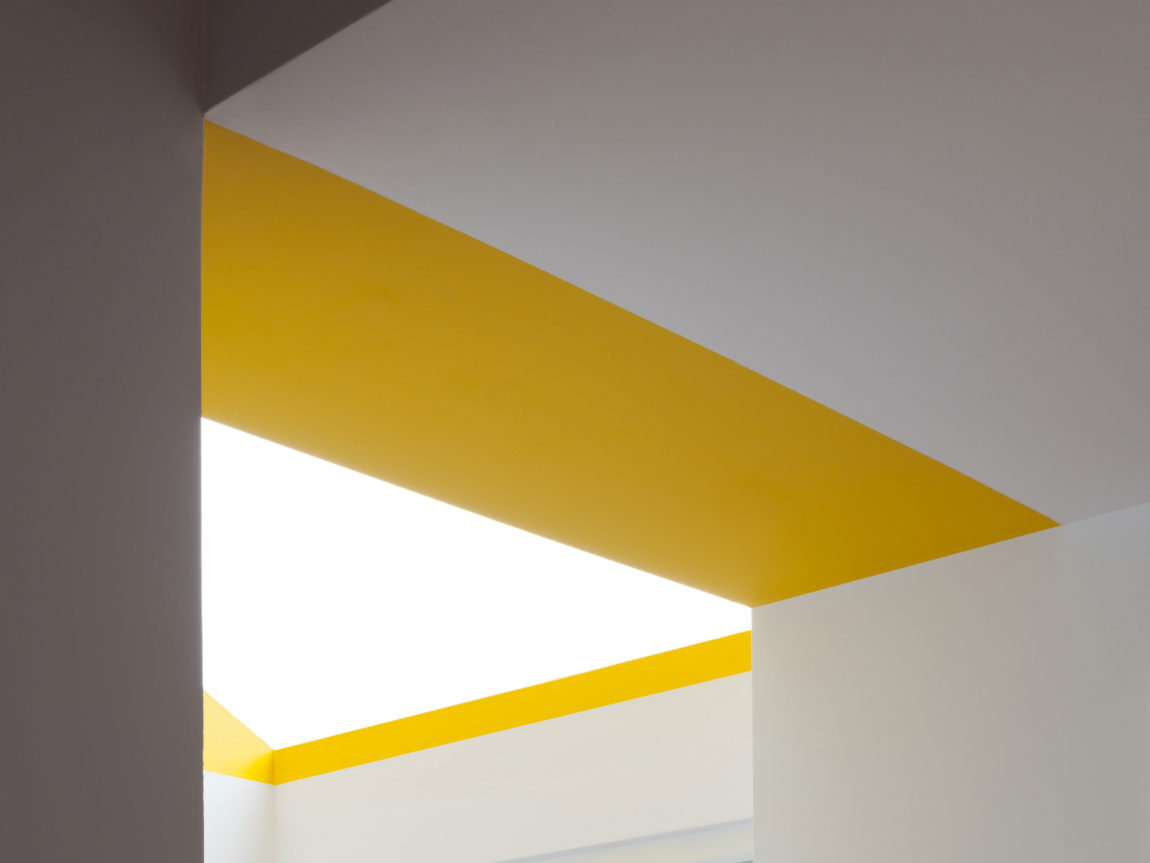 伦敦航海家庭梦幻之家 | 波浪墙与天窗的艺术-30