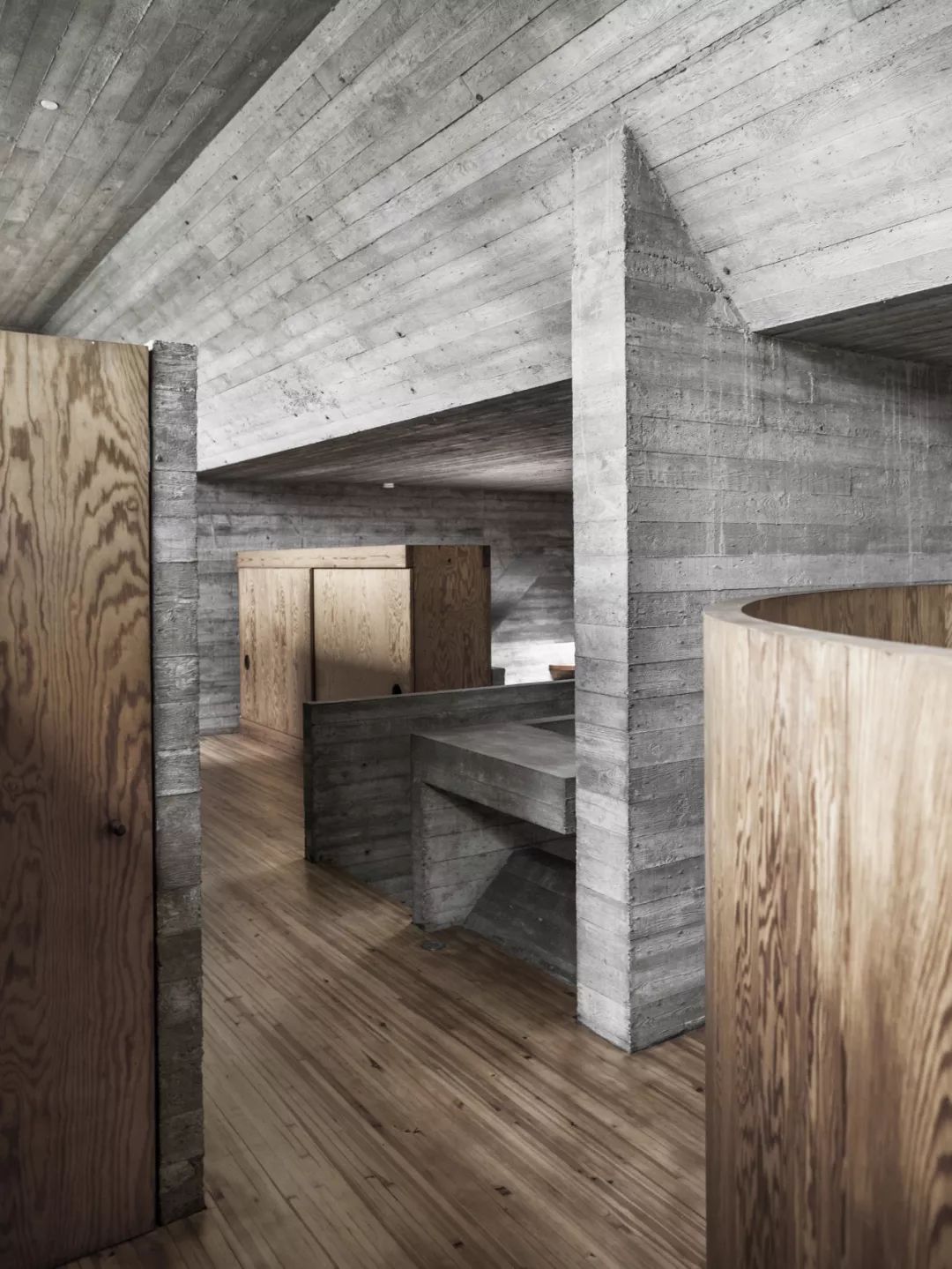 野兽派建筑大师 Juliaan Lampens 的室内设计魅力-21