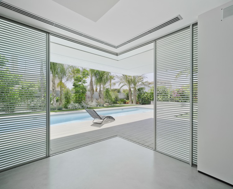 极简雕塑家居 | ZüV 别墅的豪华材料与设计-16