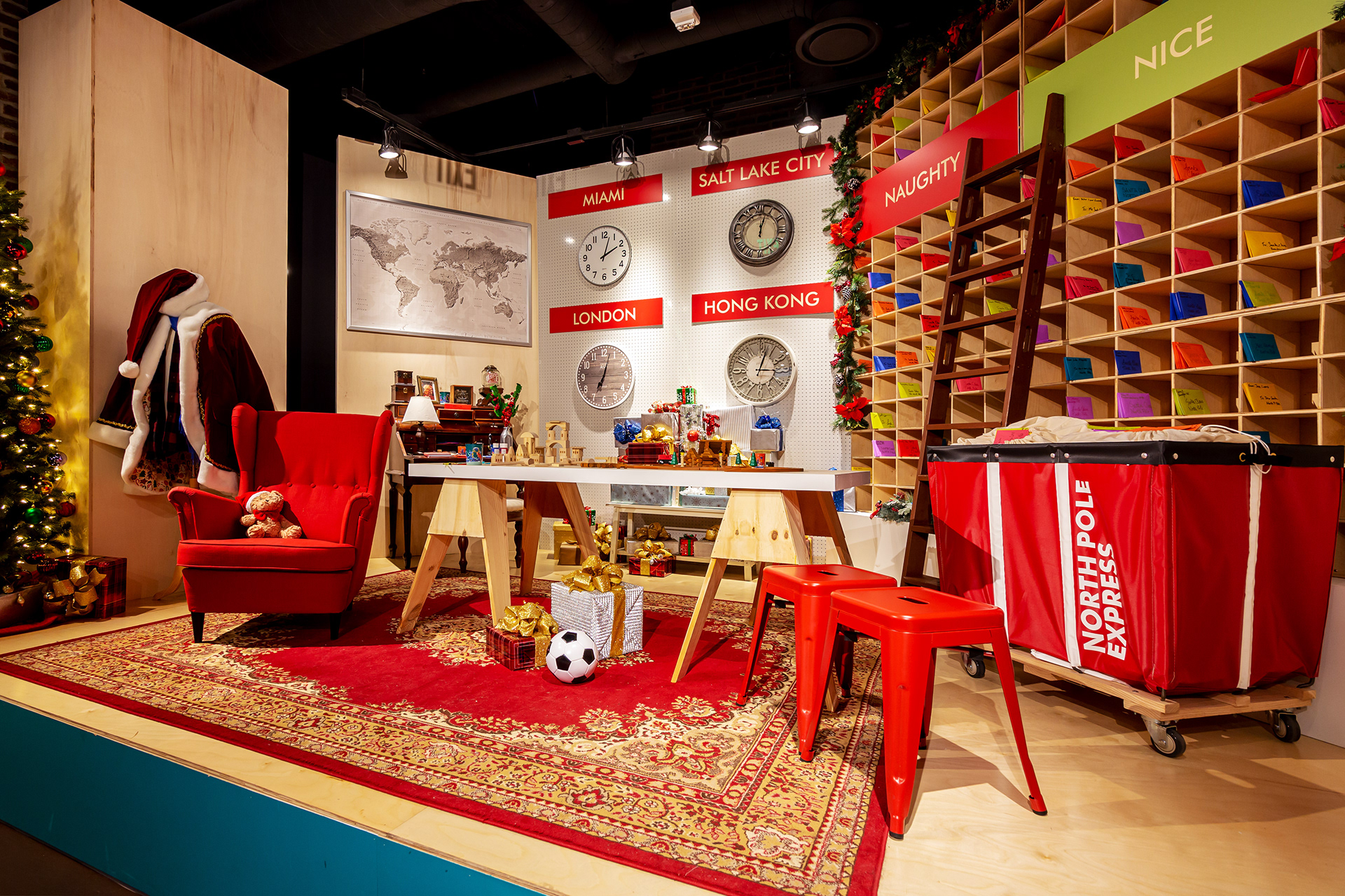 Brickell City Center / Santa's Post Office-6