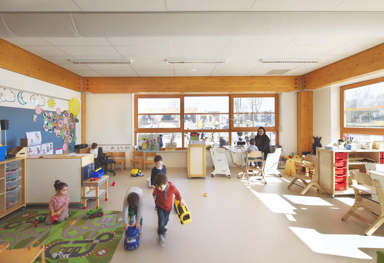 里维伦韦克亲子中心

注：Kindcentrum常见意思是亲子中心、儿童中心 ，Rivierenwijk推测是一个地名，可音译为里维伦韦克 具体翻译可能需结合更详细的背景信息 丨荷兰丨Van der Pol-18