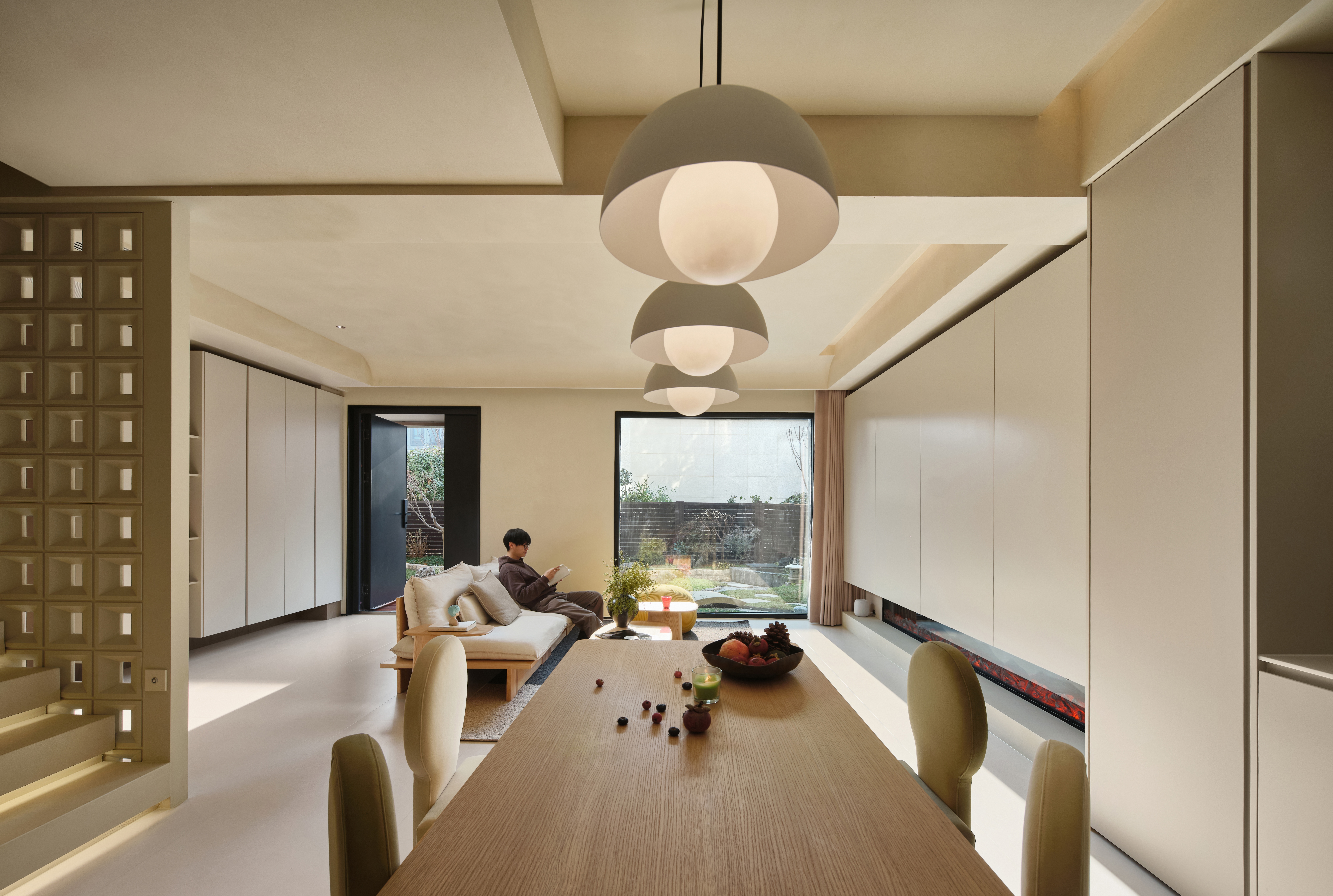 300㎡解构主义空间，建筑系海归独居男的精神自留地-7