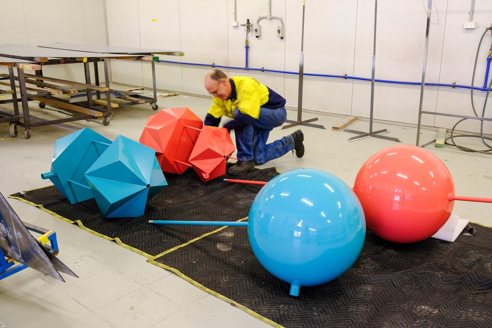 漂浮的几何雕塑，点亮悉尼人行道-34