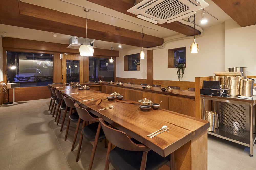 17 坪极简熊主题餐厅，温馨原木风打造-3