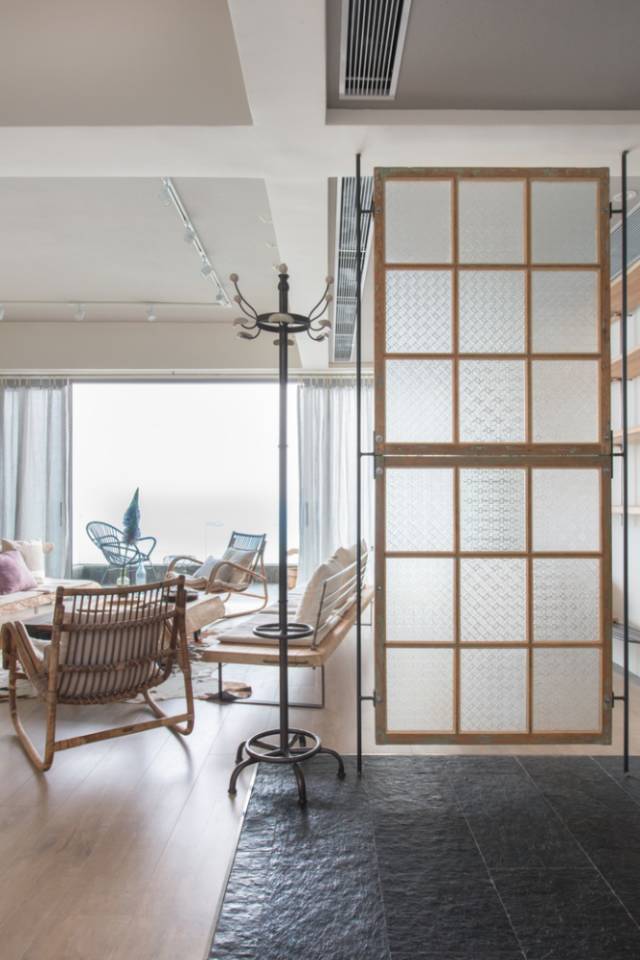 水泥+原木，一家四口的原始风大宅！-17