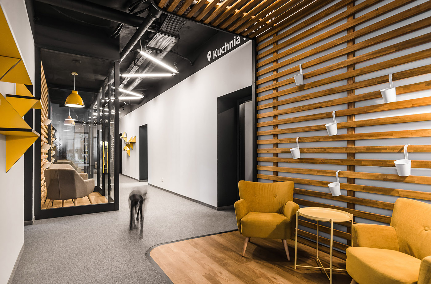 智能导航办公室设计 | 状态栏与可视化图标的新颖运用-6