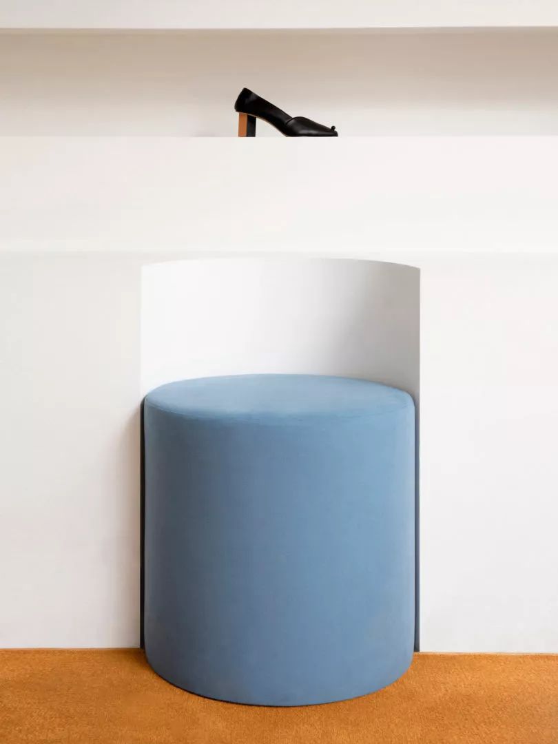 纽约 Gray Matters 鞋履品牌复合空间设计-14