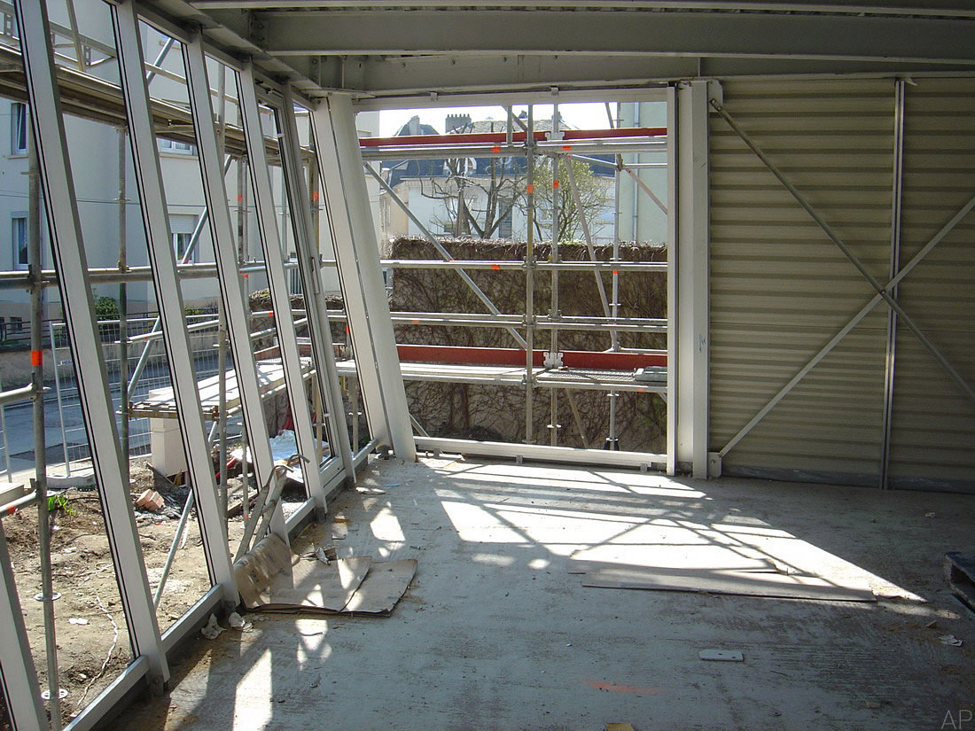 法国蒂永维尔玻璃木板住宅-51