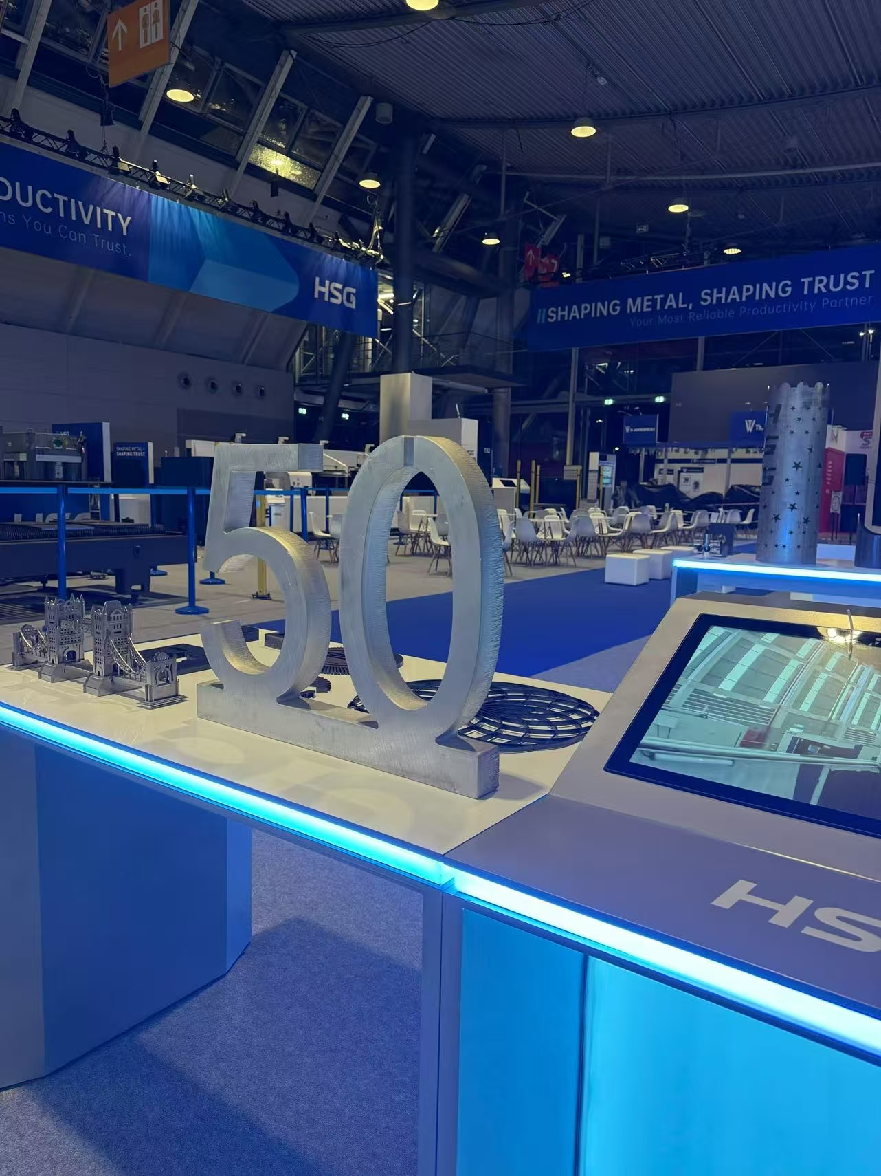 Booth｜谁说机械类展台不能未来科技感！-19