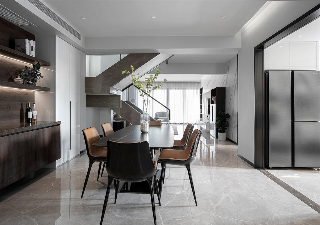 灰色调温馨别墅,午后光影下的和谐空间-20