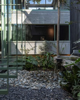 光隙之间，建筑即哲思 / Di Frenna Arquitectos