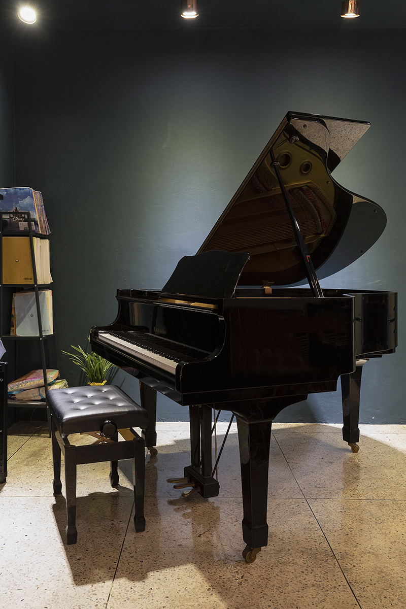 色彩点睛，打造温馨咖啡馆与钢琴学院-9