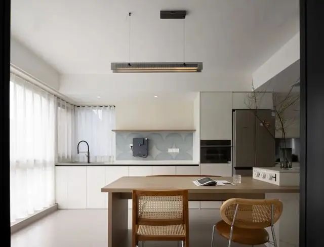 140㎡现代奶油风住宅设计-22