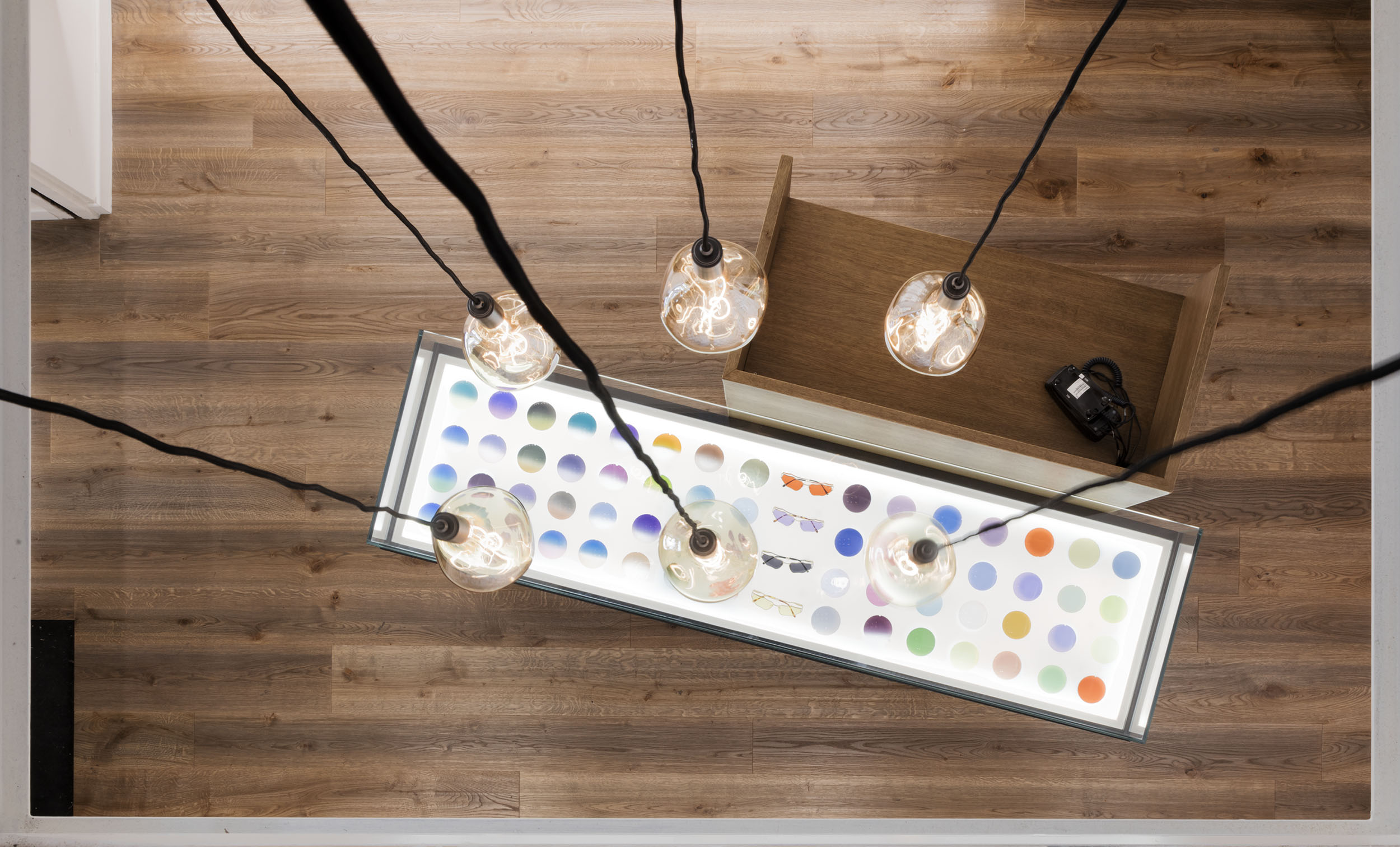 历史与现代交融的意大利眼镜店设计-17