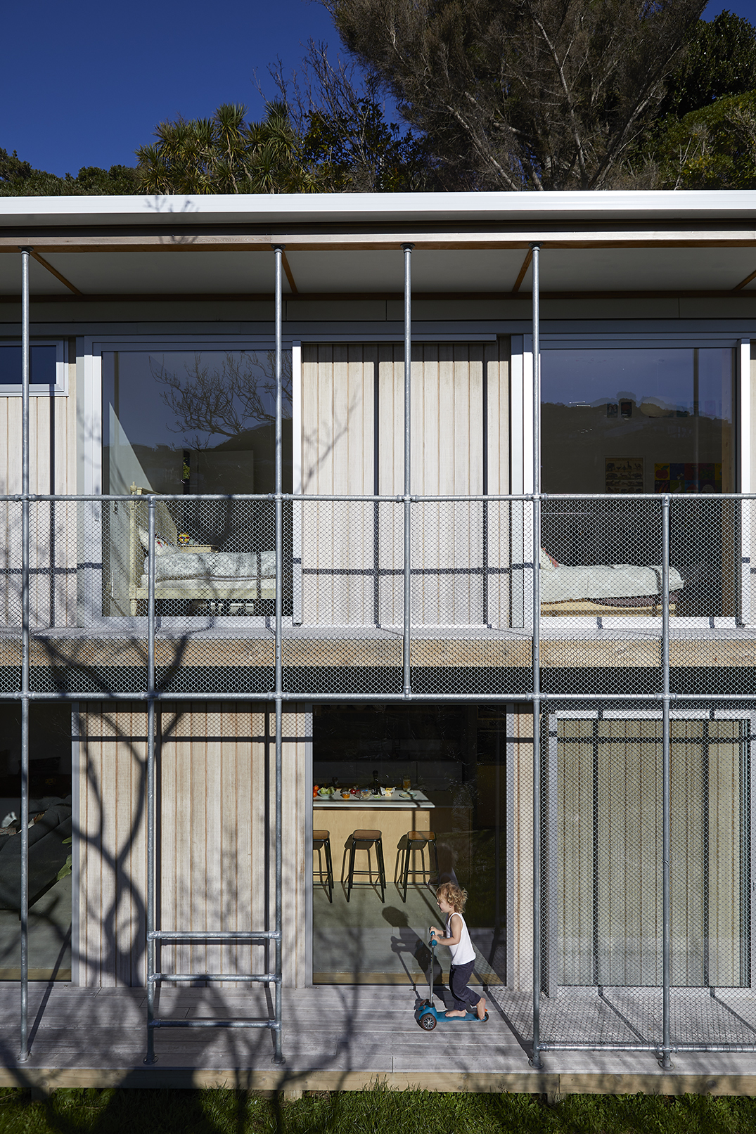 豪特博……拼贴式建筑

注：Hotbo可能是特定的名称，因缺乏更多背景信息只能音译；· ·这里保留原样，不清楚其确切含义 -16