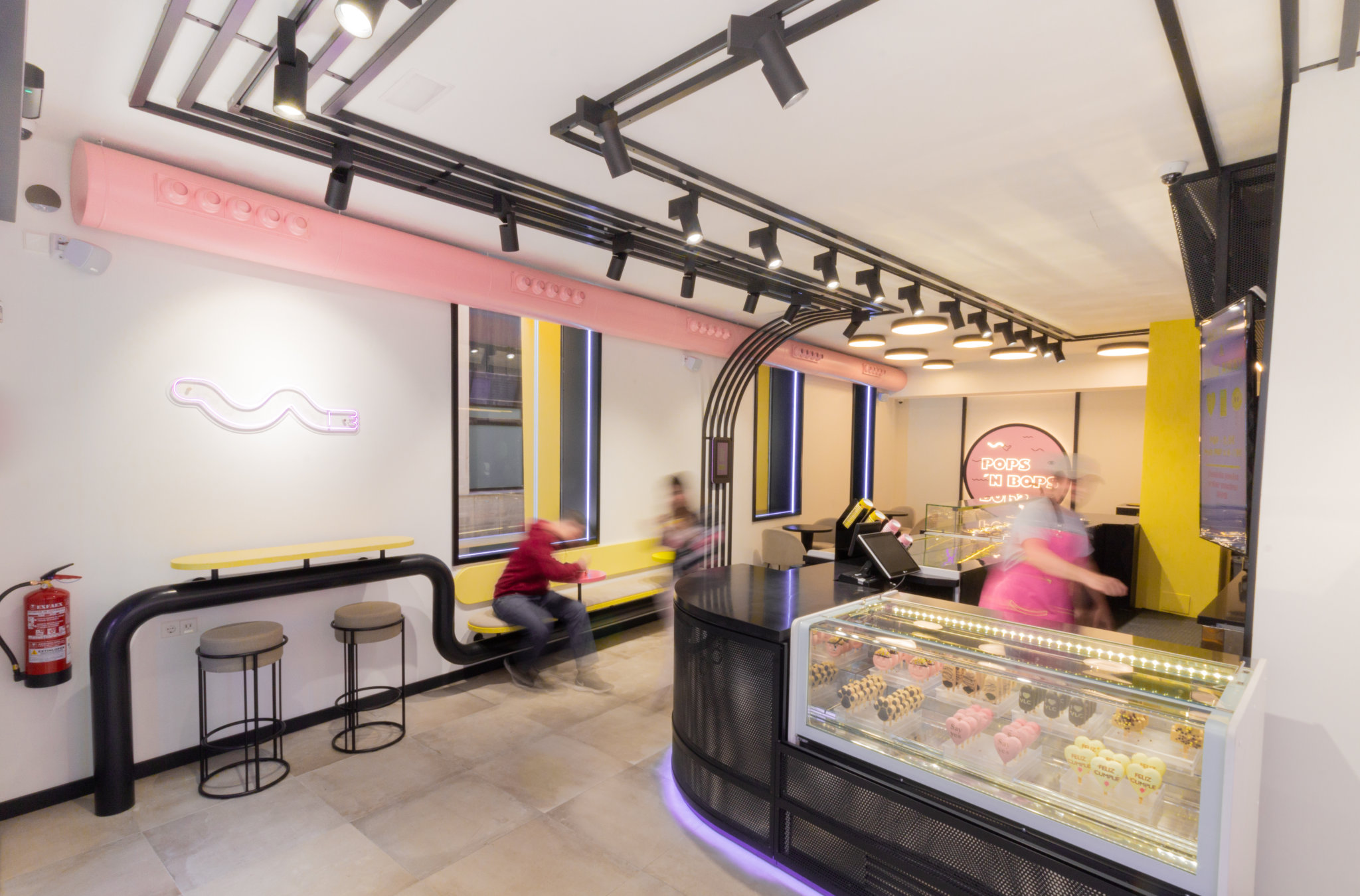 波普风冰淇淋店-31