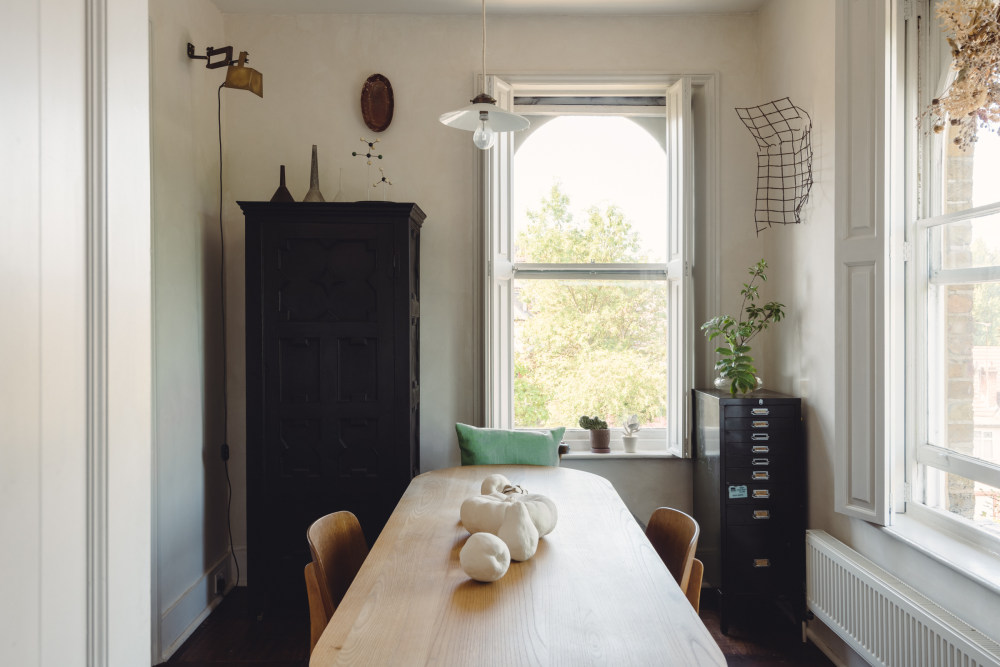 陶艺家 Kaori Tatebayashi 的伦敦森林山现代之家 | 城市与自然的完美融合-5