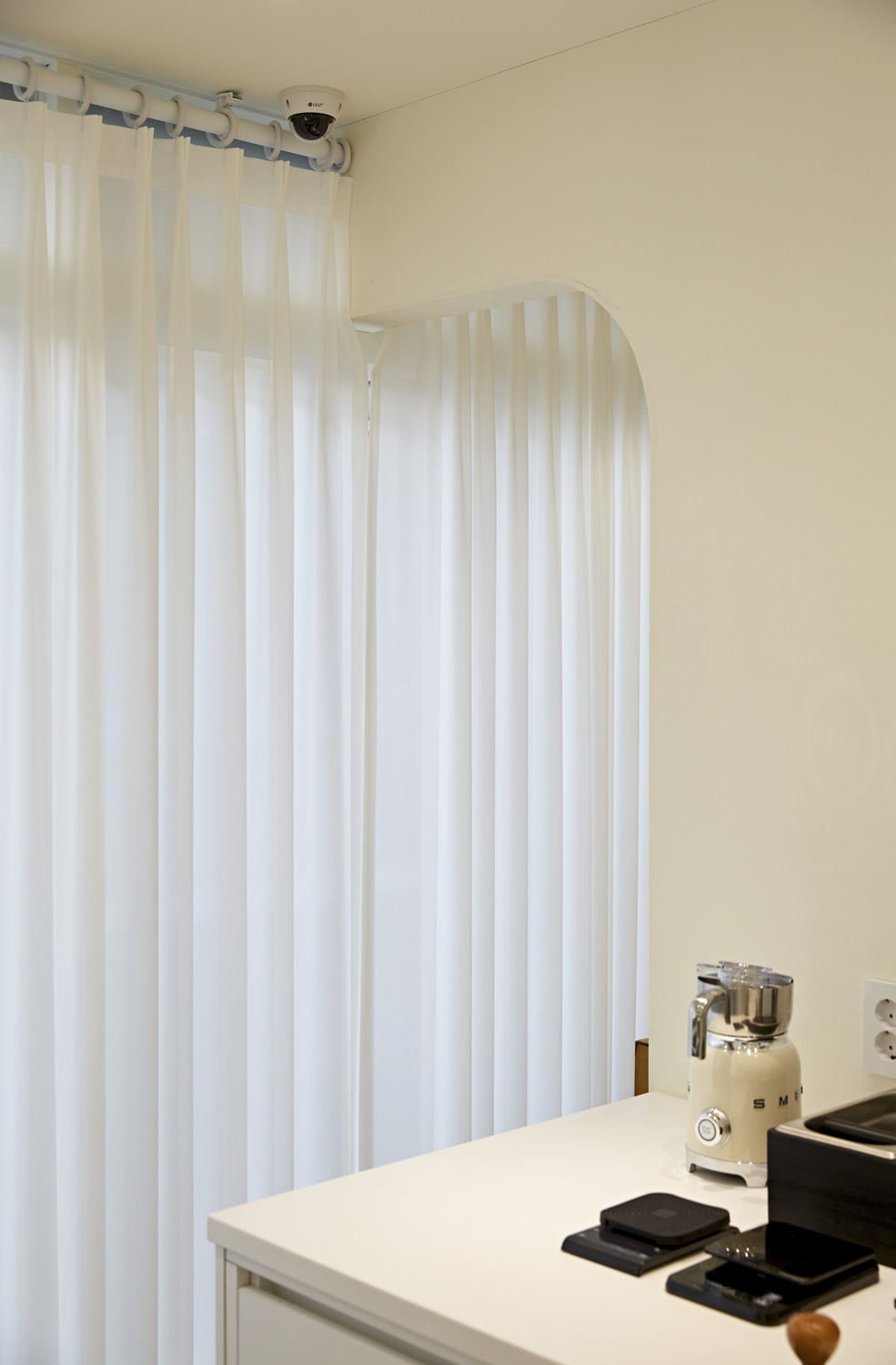 白色简约小甜品店，纯净之美-9