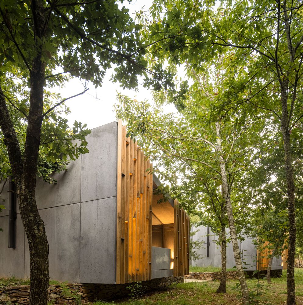 葡萄牙 Alvarenga 森林中的模块化小屋群丨SUMMARY-42