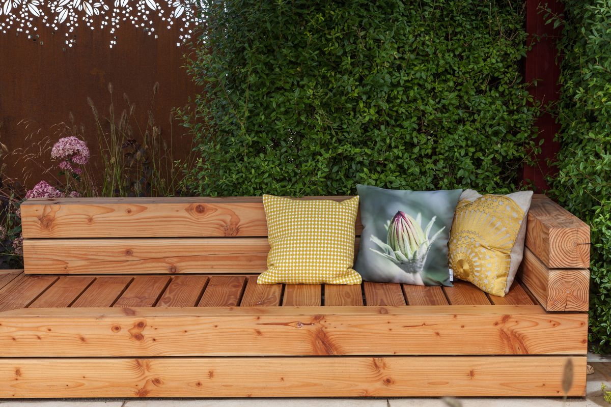 How Garden Benches Can Help You Get The Most Out Of Your Landscape-3