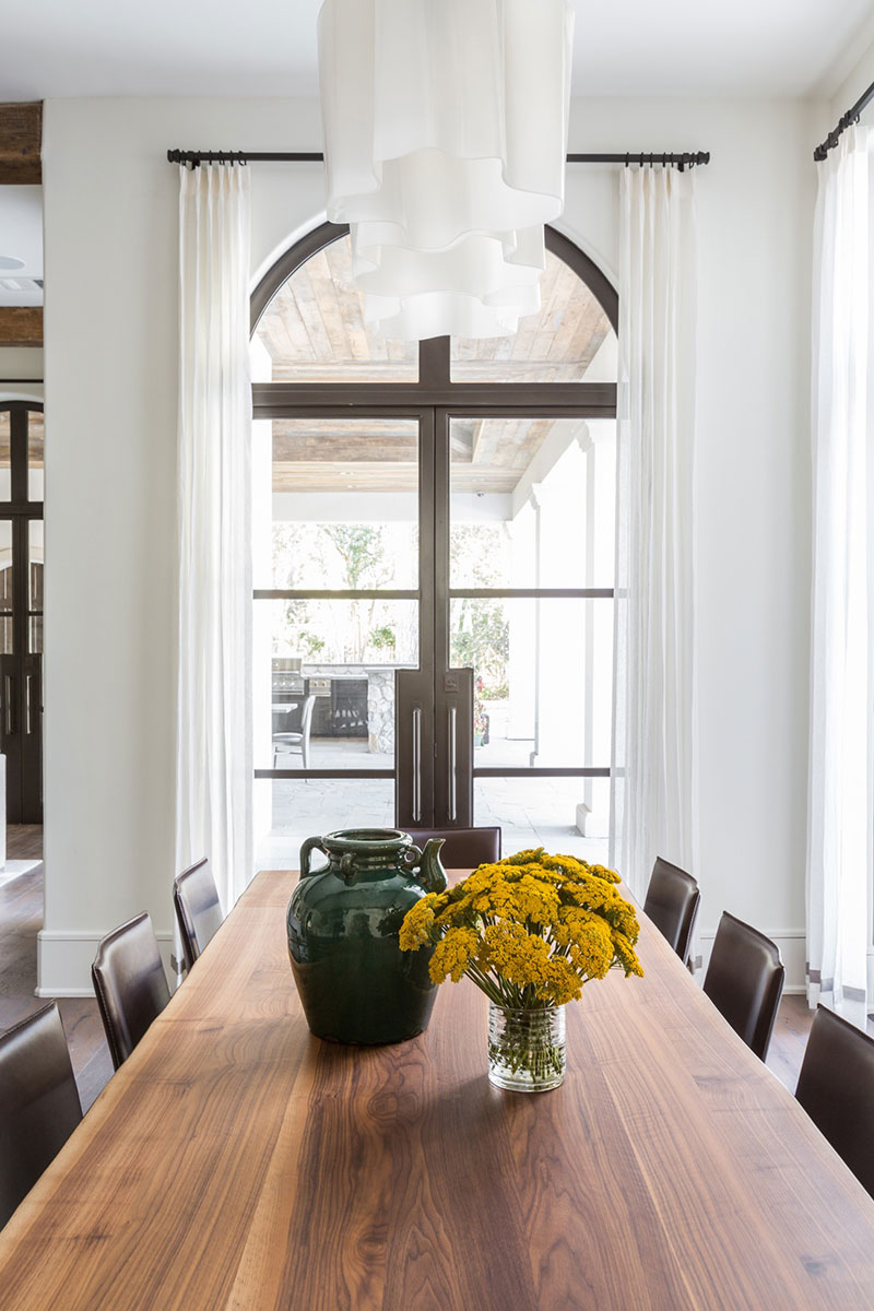 德州现代家居 | 黑白厨房与独特壁炉的完美融合-18