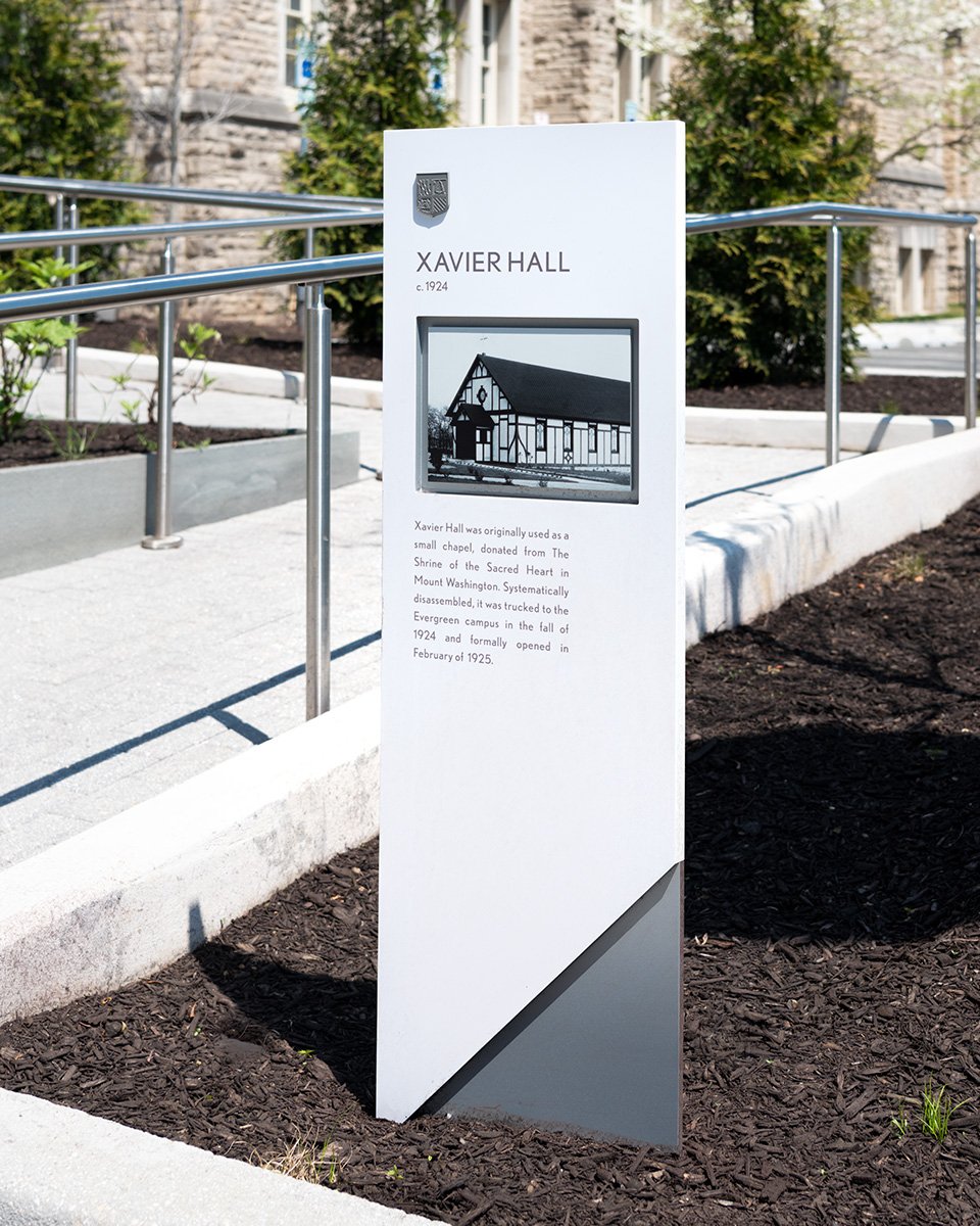 费尔南德斯创新与协作学习中心-标识设计-23