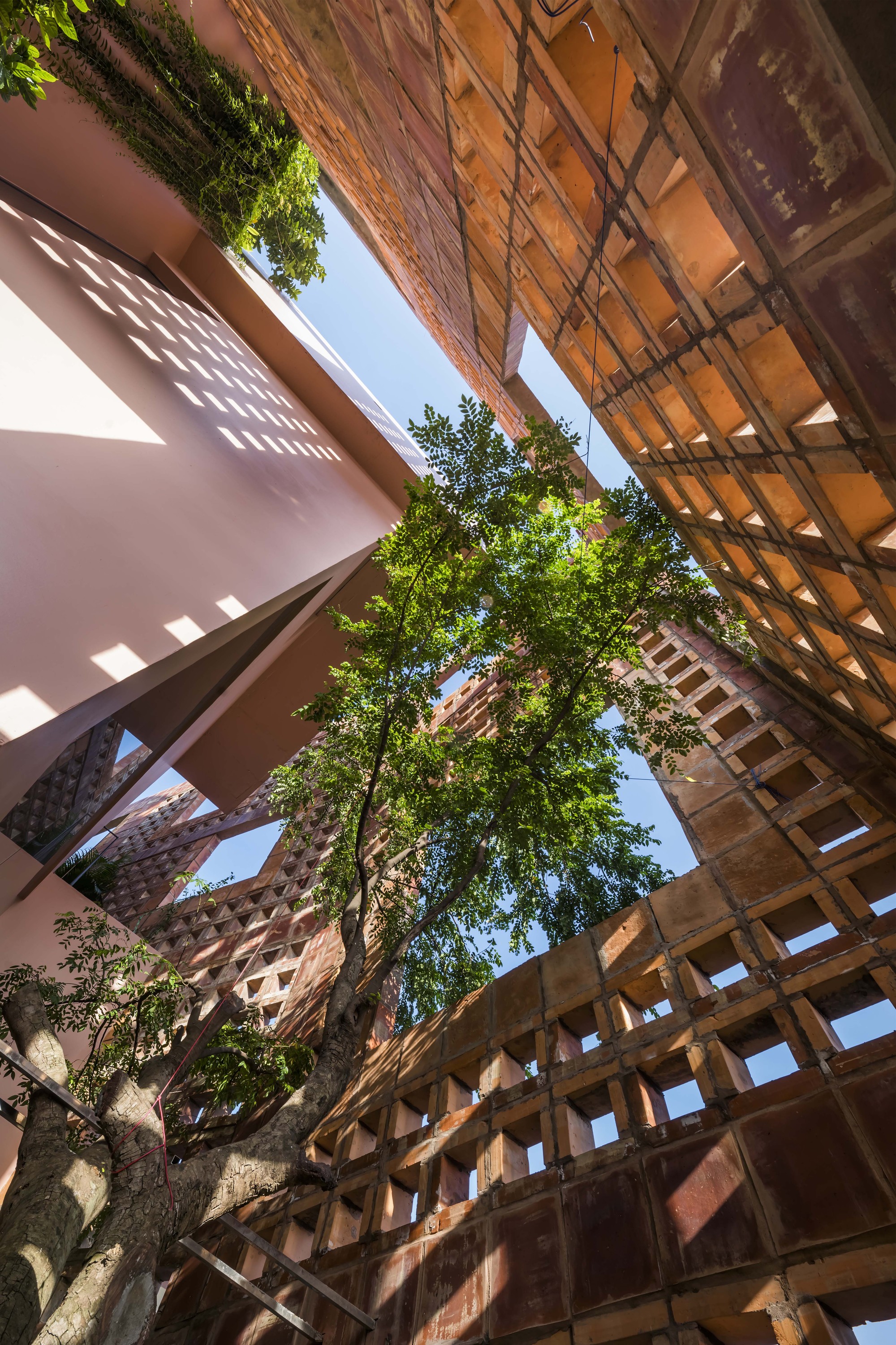 越南陶瓷村“透气”住宅丨武重义建筑事务所-34