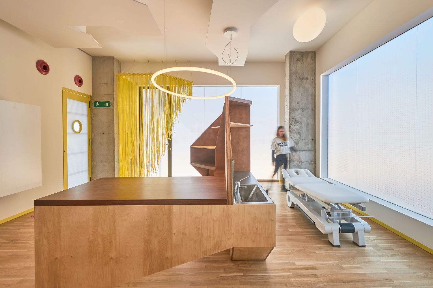 色彩与光代谢视角下的全方位康复中心设计-43