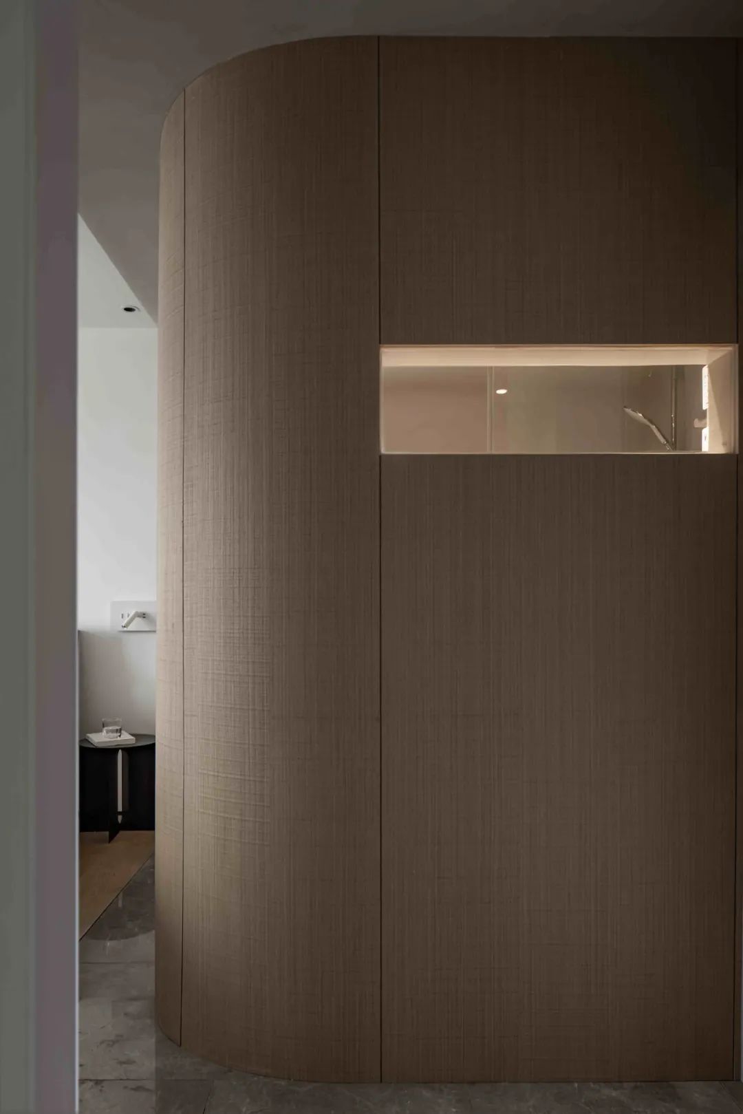 钢板+大理石，前卫艺术的教师之家 | 云行设计-26