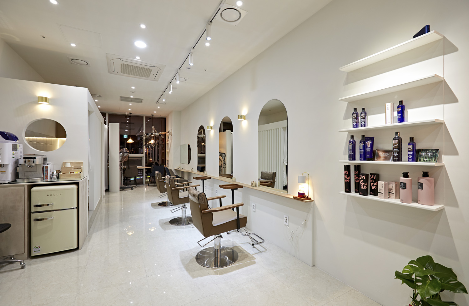 现代简约风 11 坪美容室设计-2