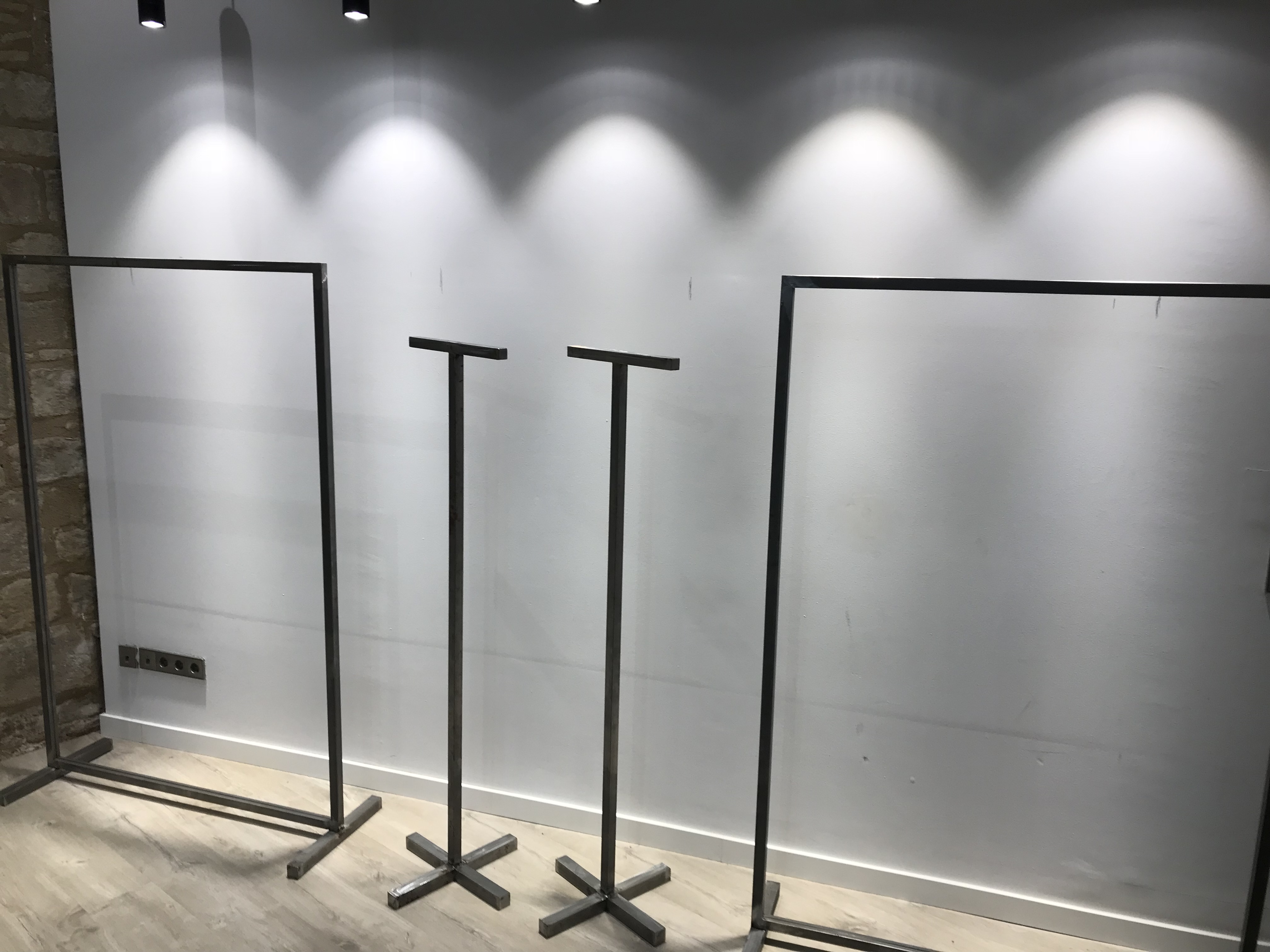 巴塞罗那的暗黑艺术时尚空间-20