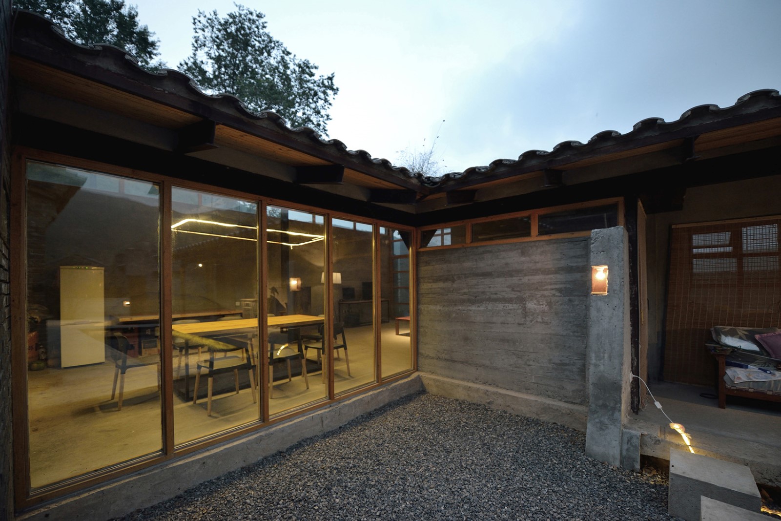 长城脚下“侧漏”的院落 | 巧妙应对用地难题-17