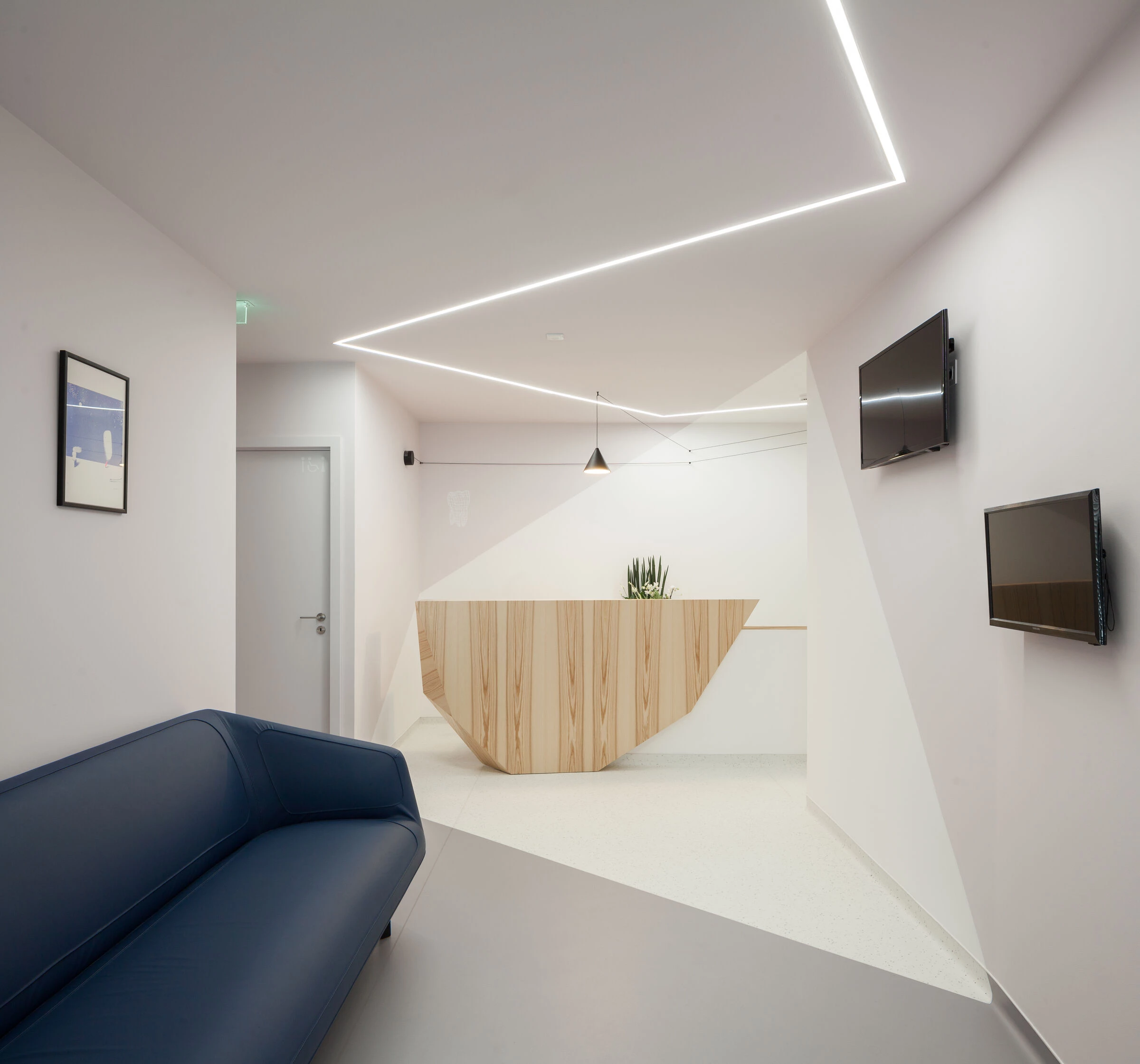 阿尔弗雷多·奎罗斯牙科诊所丨Portugal丨Galeria Gabinete-14