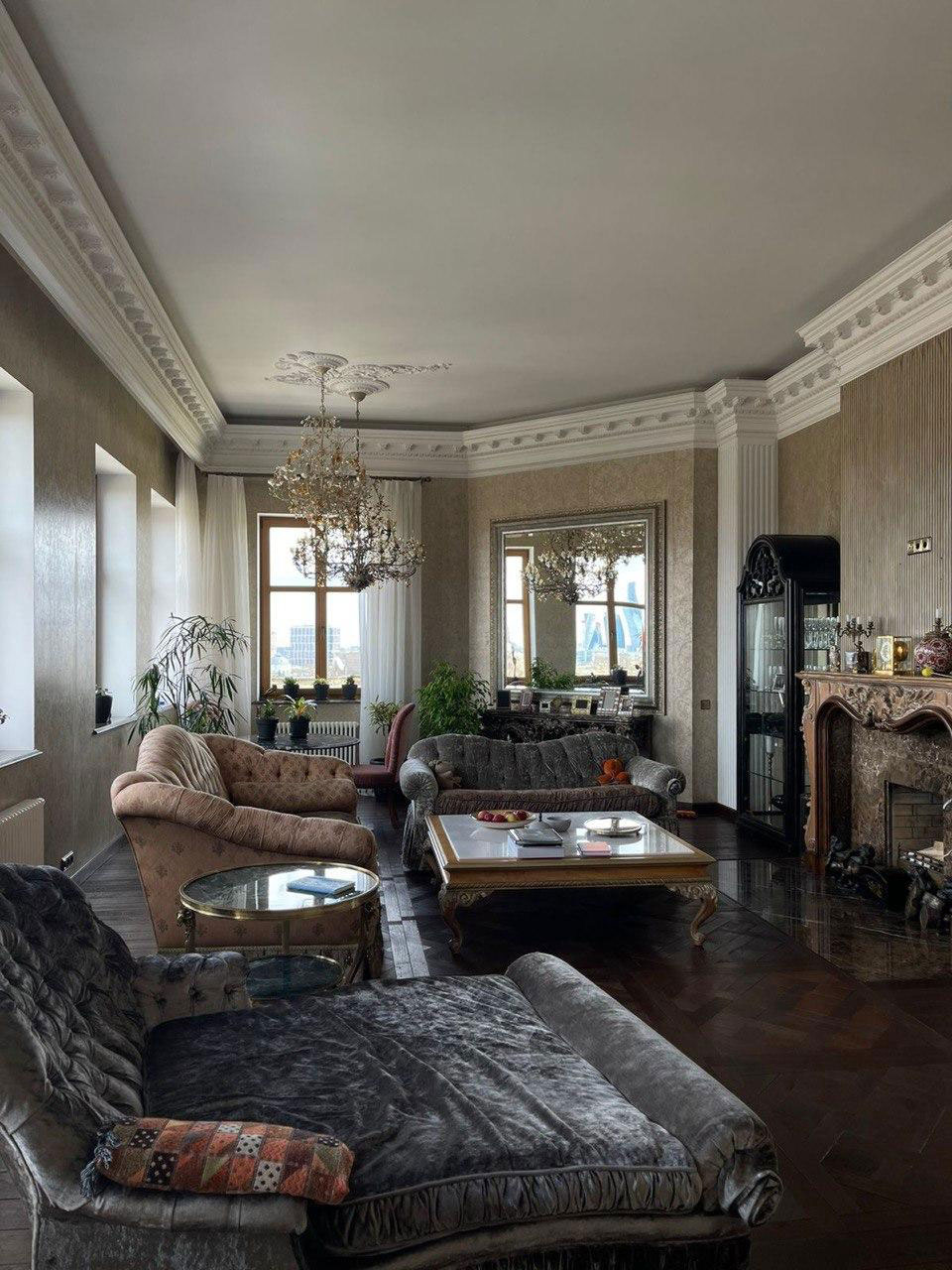 90 年代莫斯科重型经典公寓的惊艳变身-19