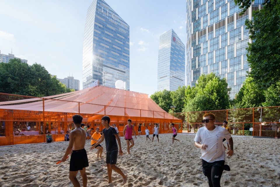 武汉天地“DIVE IN SUMMER 潮涌派对”丨中国武汉丨UAO 瑞拓设计-37