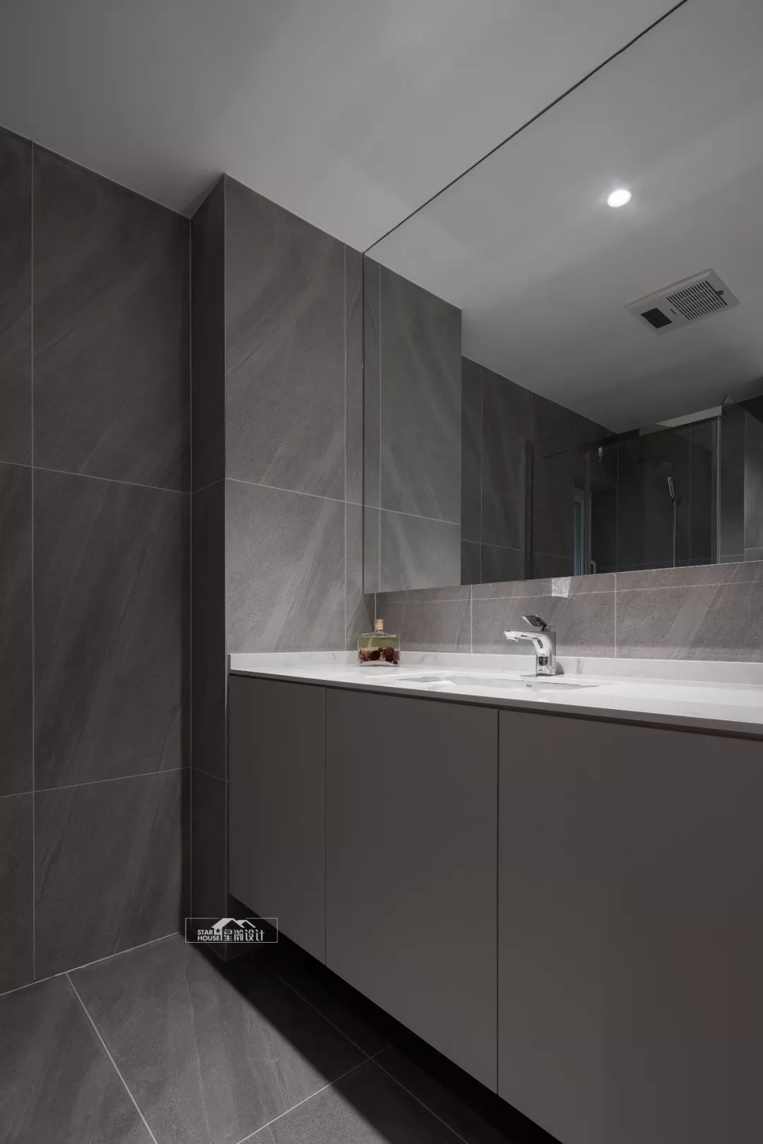 星瀚设计打造极简风别墅-53