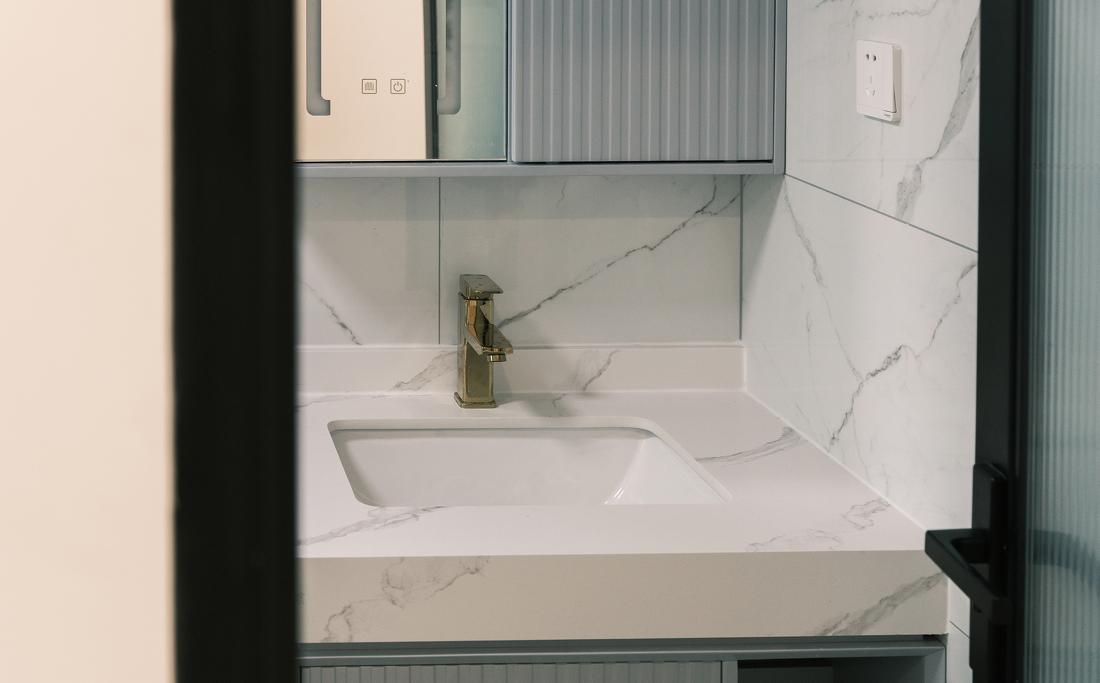 奶杏色客厅与六角形地砖的完美融合-18