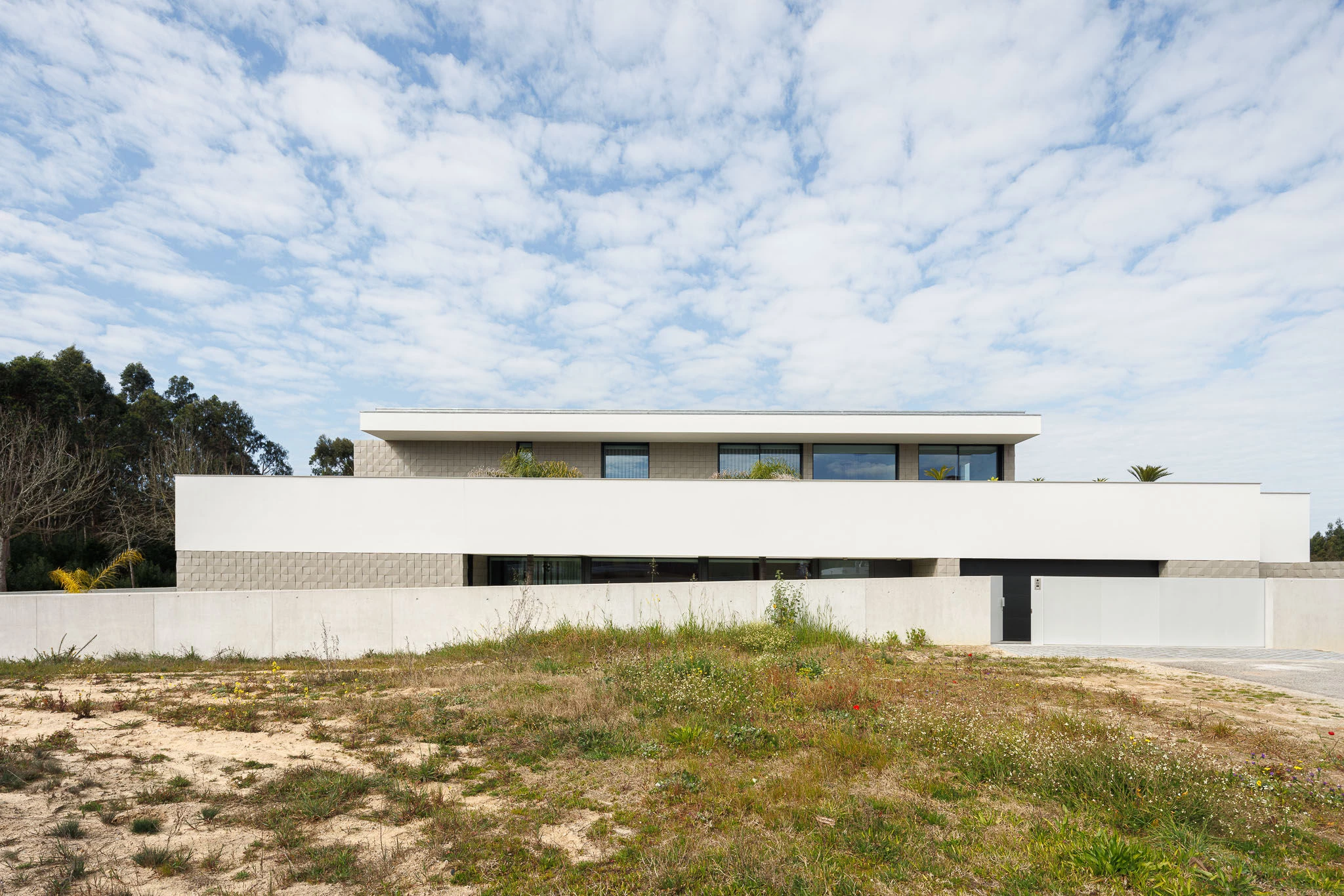 极简长形私宅设计丨葡萄牙-14