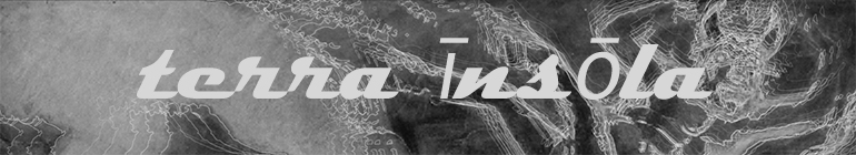 阳光大地（Terra常见意为大地，INSOLA可能是in sol近似组合演变，in sol有在阳光下意思，Terra INSOLA结合起来可译为阳光大地 ，这在没有更多背景下相对比较合理的一个翻译） 丨20名学生与7位作者（Francois Roche等）-7