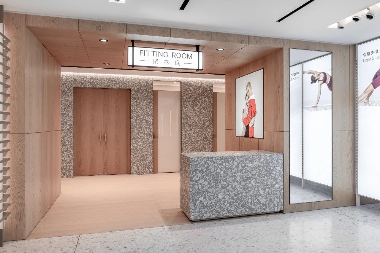 lululemon 上海新天地旗舰店丨中国上海-35