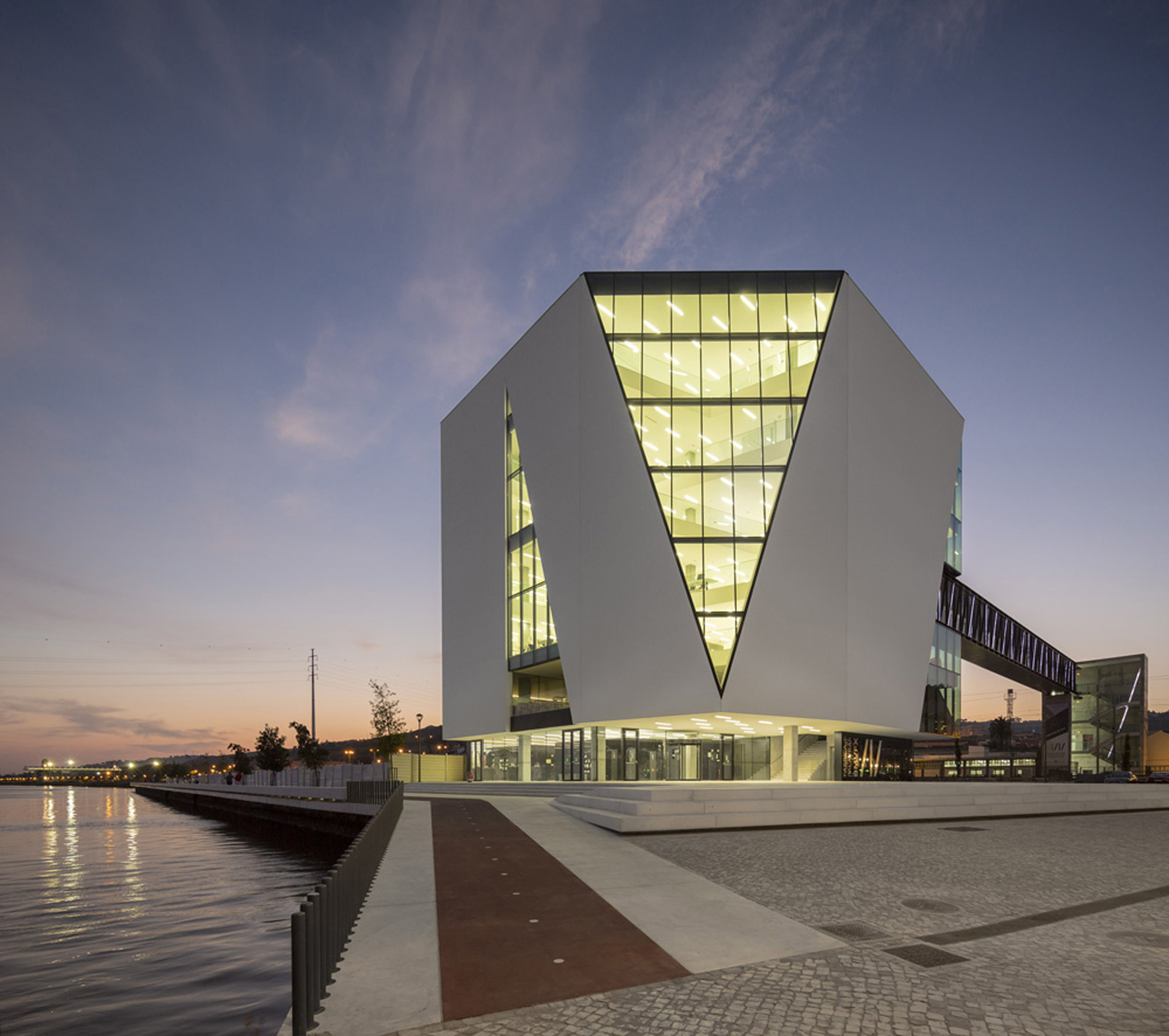 Vila Franca de Xira Municipal Library / Miguel Arruda Arquitectos Associados-36